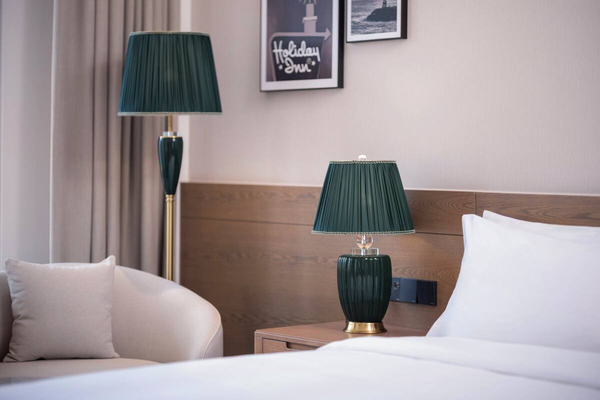 Free cots/infant beds, free WiFi, bed sheets