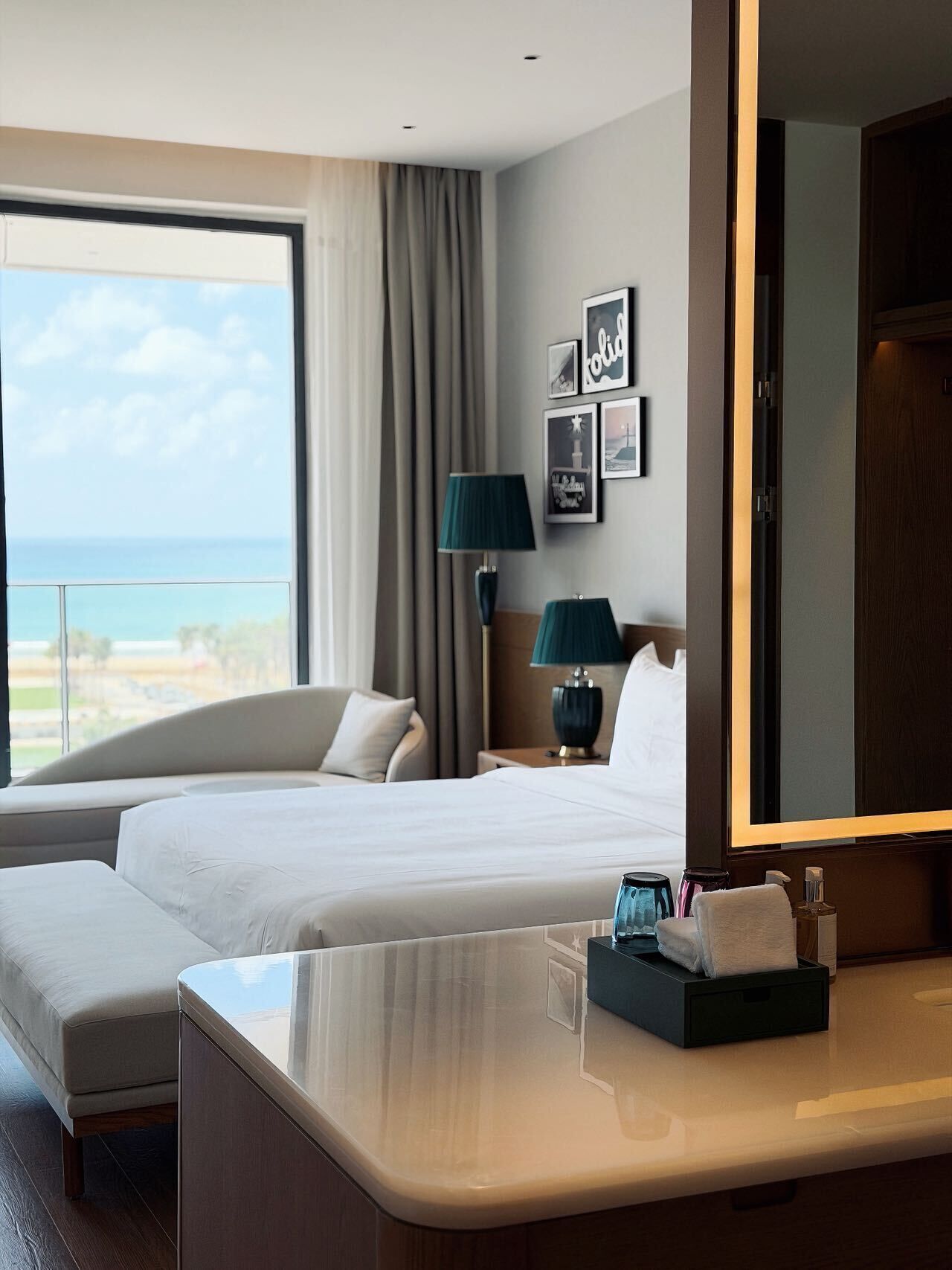 Chambre Standard, 1 très grand lit, balcon, vue mer