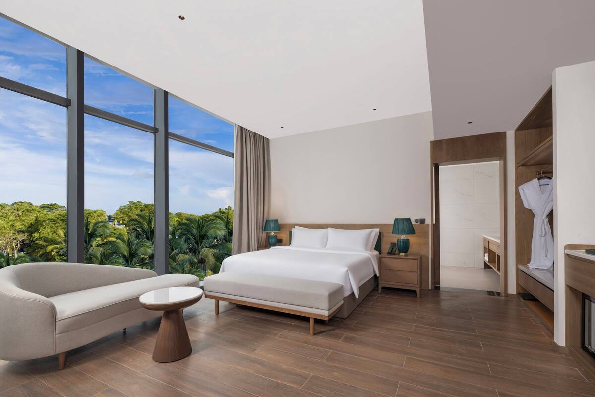 Standard Room, 1 King Bed, Accessible