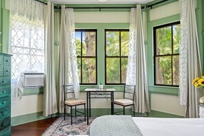 4 bedrooms, desk, iron/ironing board, travel crib