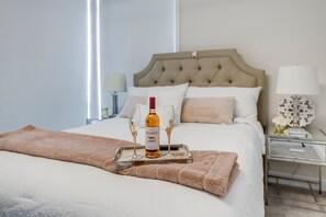 4 chambres, fer et planche à repasser, Wi-Fi, draps fournis