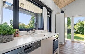 Liesi, astianpesukone, kahvin-/teenkeitin