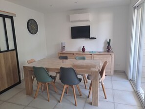 Dining - 1 minute from the beach! Apartment with terrace, ideal for families (La Tremblade)