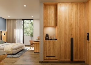 Suite, 1 King Bed, City View