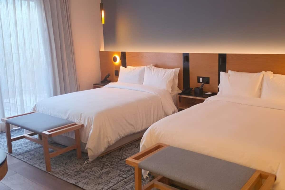 Chambre Standard, 2 grands lits, vue ville