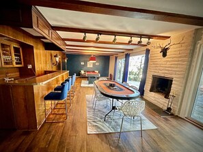 House | 8 bilik tidur 