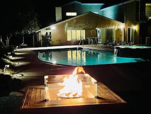 8 bedrooms - Pacific Dreams at Woodland Hills Distinguished 8 Br 6 5 BA Residence With Pool and Spa Sleeps 16 (Calabasas)