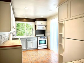 House | 8 bilik tidur 