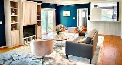 Pacific Dreams at Woodland Hills Distinguished 8 Br 6 5 BA Residence With Pool and Spa Sleeps 16