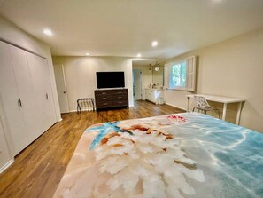 House | 8 bedrooms - Pacific Dreams at Woodland Hills Distinguished 8 Br 6 5 BA Residence With Pool and Spa Sleeps 16 (Calabasas)