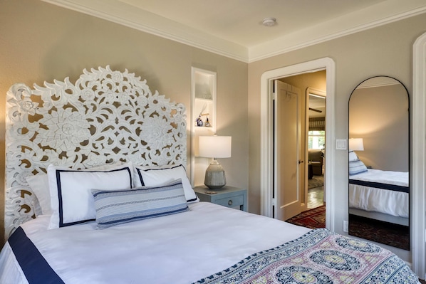 House | 4 bedrooms, desk, Internet - Stylish Central Napa Home With Serene Private Yard (Napa)