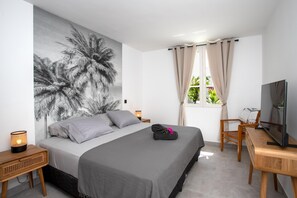 2 bedrooms, iron/ironing board, WiFi, bed sheets