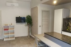 Interior - The Sleeping Lions House (Pietrapiana)