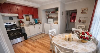 Sandcastle Downtown I Laundry -Smart TV- Kureg- Near YMCA Highway & Hospitals