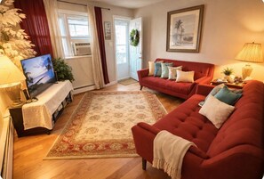 Living area - Sandcastle Downtown I Laundry -Smart TV- Kureg- Near YMCA Highway & Hospitals (Pittston)