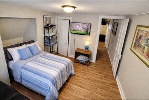 2 bedrooms, Internet, bed sheets - Sandcastle Downtown I Laundry -Smart TV- Kureg- Near YMCA Highway & Hospitals (Pittston)
