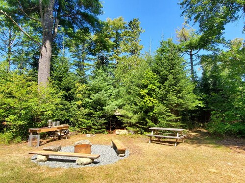 Chickadee Hollow: Rustic Eco Camping near Acadia National Park!