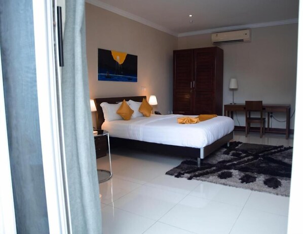 1 bedroom, internet, bed sheets