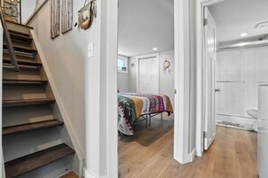 1 bedroom, bed sheets