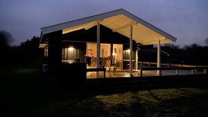 A modern house with a covered patio and a pool. - Gorgeous home in Sjællands Odde with WiFi (Sjællands Odde)
