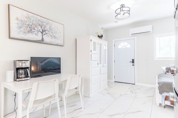 1 室のベッドルーム、アイロン / アイロン台、WiFi