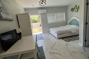 1 bedroom, iron/ironing board, internet