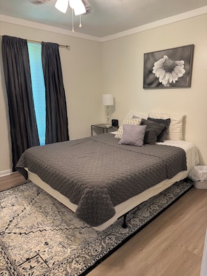 4 bedrooms, iron/ironing board, WiFi, bed sheets