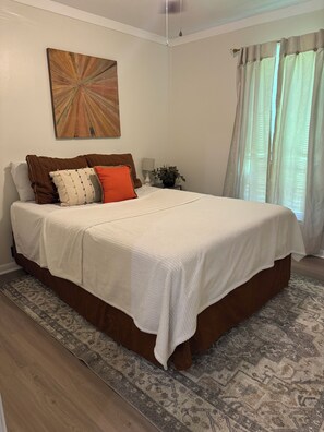 4 chambres, fer et planche à repasser, Wi-Fi, draps fournis