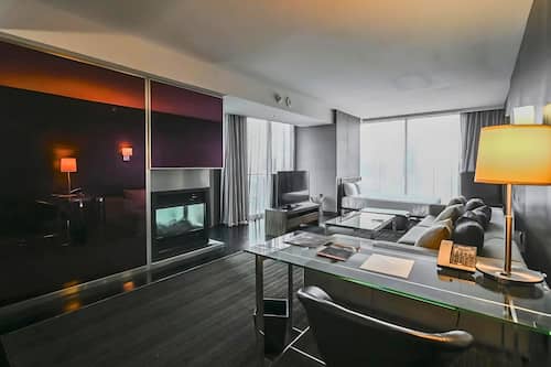 Royal Suite, 1 Bedroom, Jetted Tub | Living area