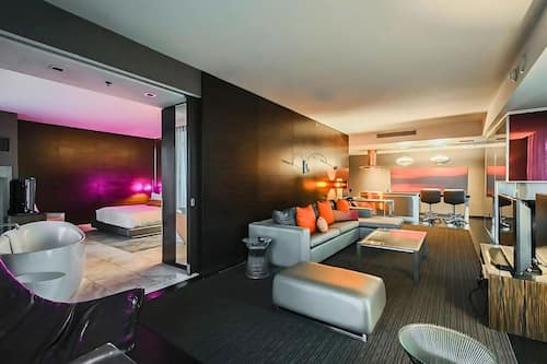 Premium Suite, 1 Bedroom, Ensuite | Living area