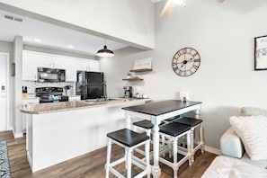 Condo, Multiple Beds, Balcony (Sunsational Views at Anchors Point) | Private kitchen | Fridge, microwave, oven, stovetop