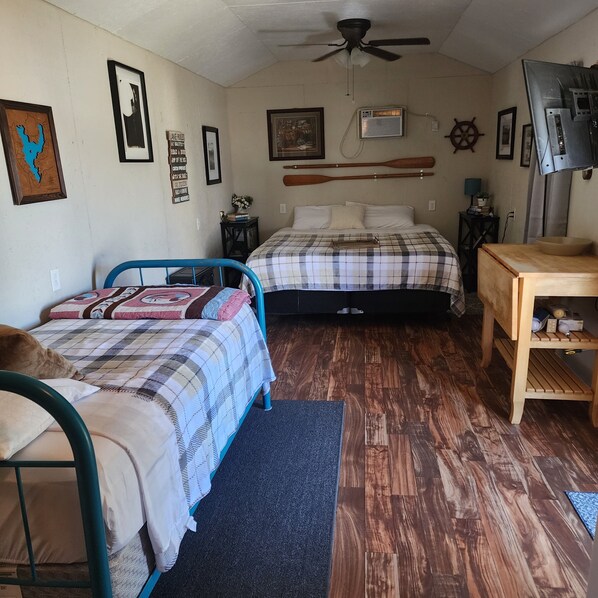 1 bedroom, free WiFi, bed sheets