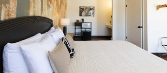 The Golden Spur Hotel - Double Bed - Western Theme