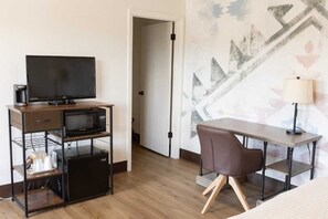 1 bedroom, travel cot, free WiFi, bed sheets - The Golden Spur Hotel - Double Bed - Western Theme (Panguitch)