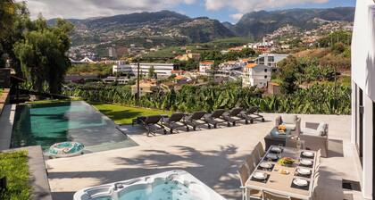 Garden Villa - Luxuriöser Rückzugsort mit Pool und Aussicht