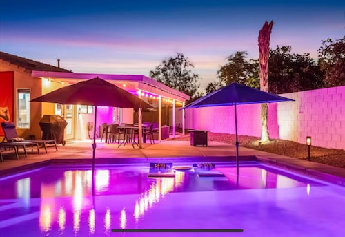 Private Pickleball Court, Pool/Spa, Game Room!  Luxe Furnishings!