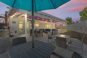 屋外ダイニングエリア