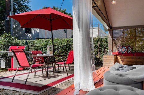 Socozyluxe Studio in Uptown / Oak Lawn - Check-in to Cozy & Checkout in Style!