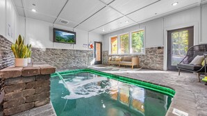 屋内プール、温水プール