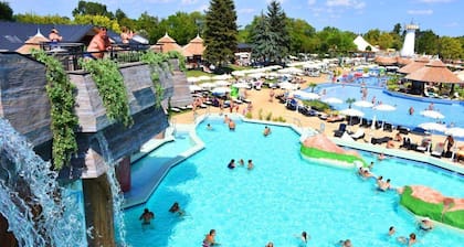 Luxury vacation home with hot tub and garden. Rural location - Pet friendly!