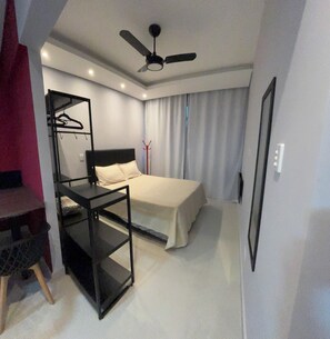 1 quarto, escrivaninha, Wi-Fi de cortesia, roupa de cama
