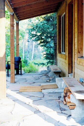 Cozy Nature Retreat Cabin with Fireplace