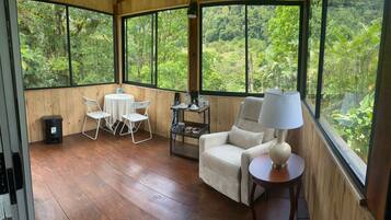 Panoramic-Vierbettzimmer, Balkon, Bergblick | Kostenloses WLAN