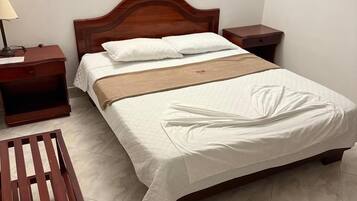 Classic Double Room | Desk, laptop workspace, free WiFi