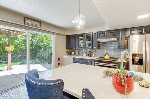 Charming retreat in Aurora - Welcome to the Coop on Nassau.