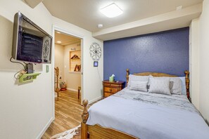 1 habitación, tabla de planchar con plancha, wifi y ropa de cama