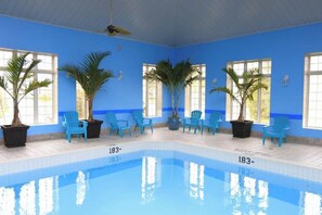 Pool - Fullerton Manor Inn (Niagara Falls)