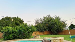 حمّام سباحة خارجي