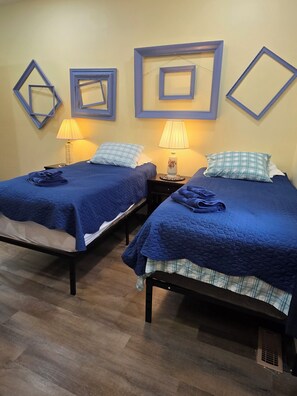 3 bedrooms, iron/ironing board, bed sheets