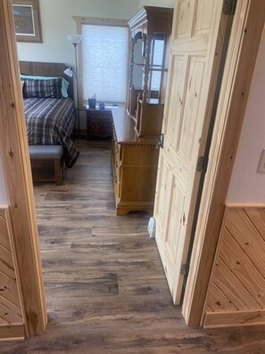 3 bedrooms, bed sheets